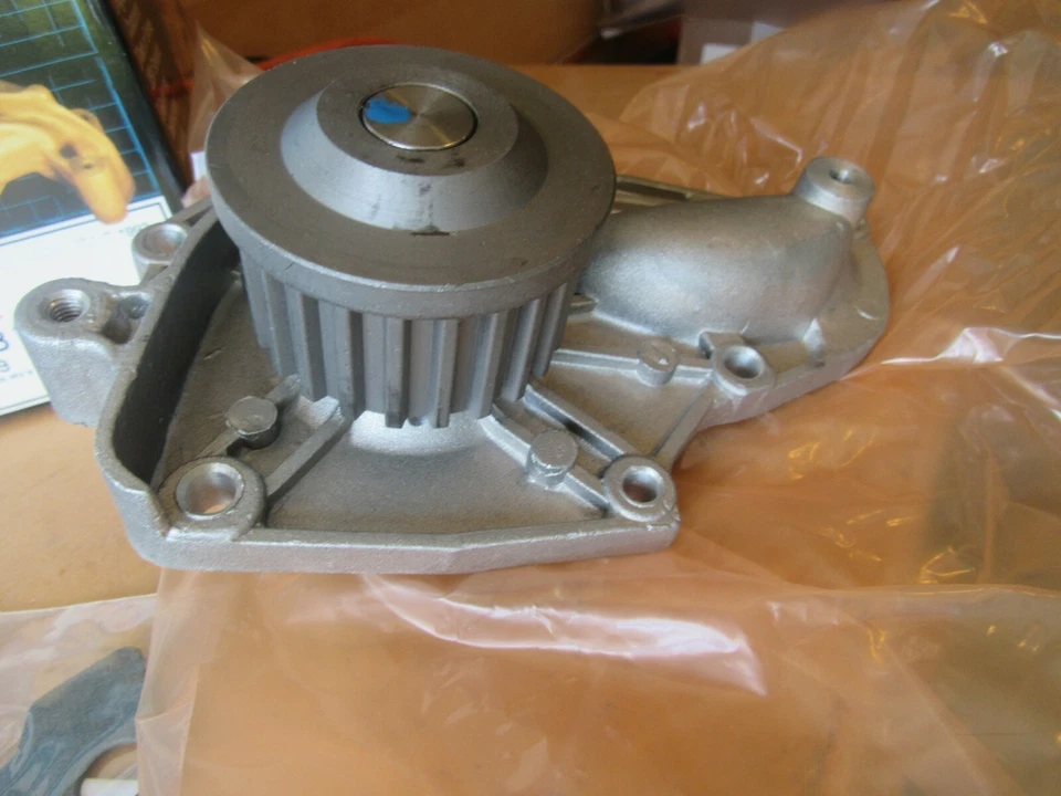 Bomba de agua Eastern Industries Toyota con junta AW9099 Foto 3 de 4