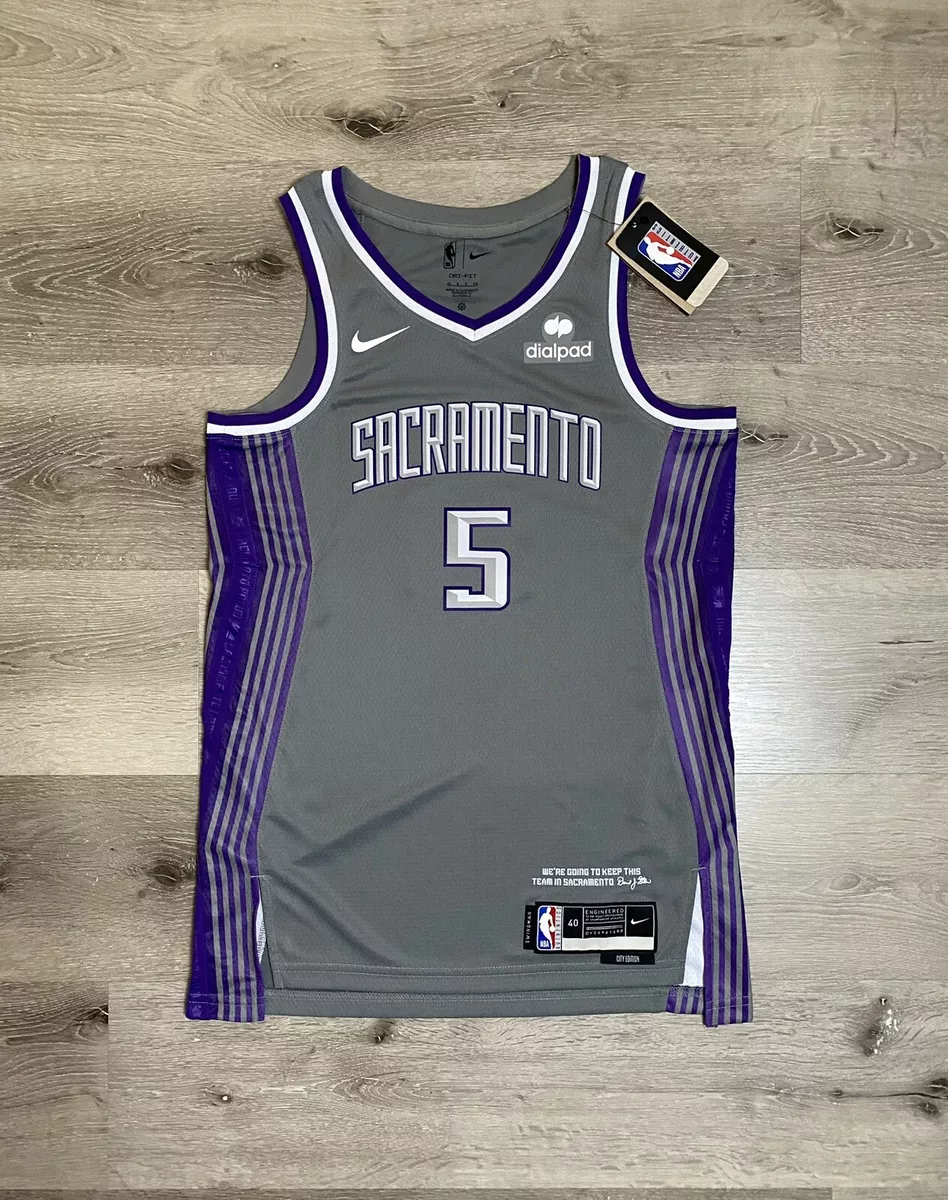 Nike Unisex Nike De'Aaron Fox White Sacramento Kings Swingman Jersey -  Association Edition