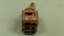 23AT5 MICRO SWITCH TOGGLE (VERY RARE SWITCH HARD TO FIND ) SPDTX3 5A HONEYWELL