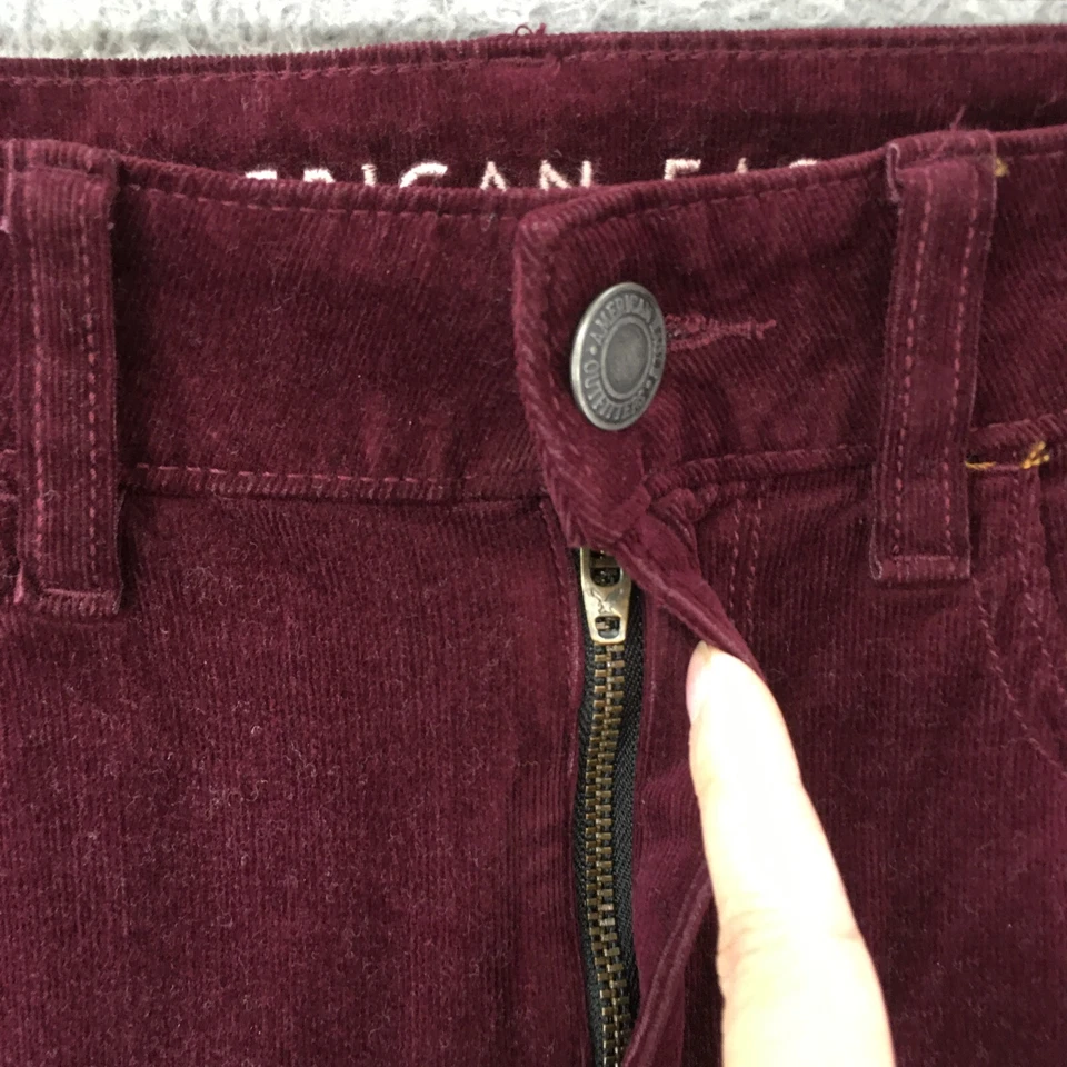 Pantalones de pana American Eagle de tiro alto para mujer 6 (30x29 real) borgoña Foto 4 de 4