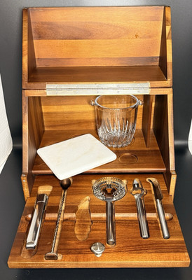 Picnic Time Legacy NFL Madison Acacia Wood Tabletop Bar Case Some Accessories