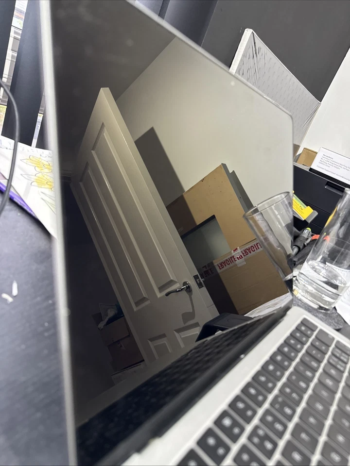 Apple MacBook Air 13" M4 · 16GB · 1TB, photo 4 of 5