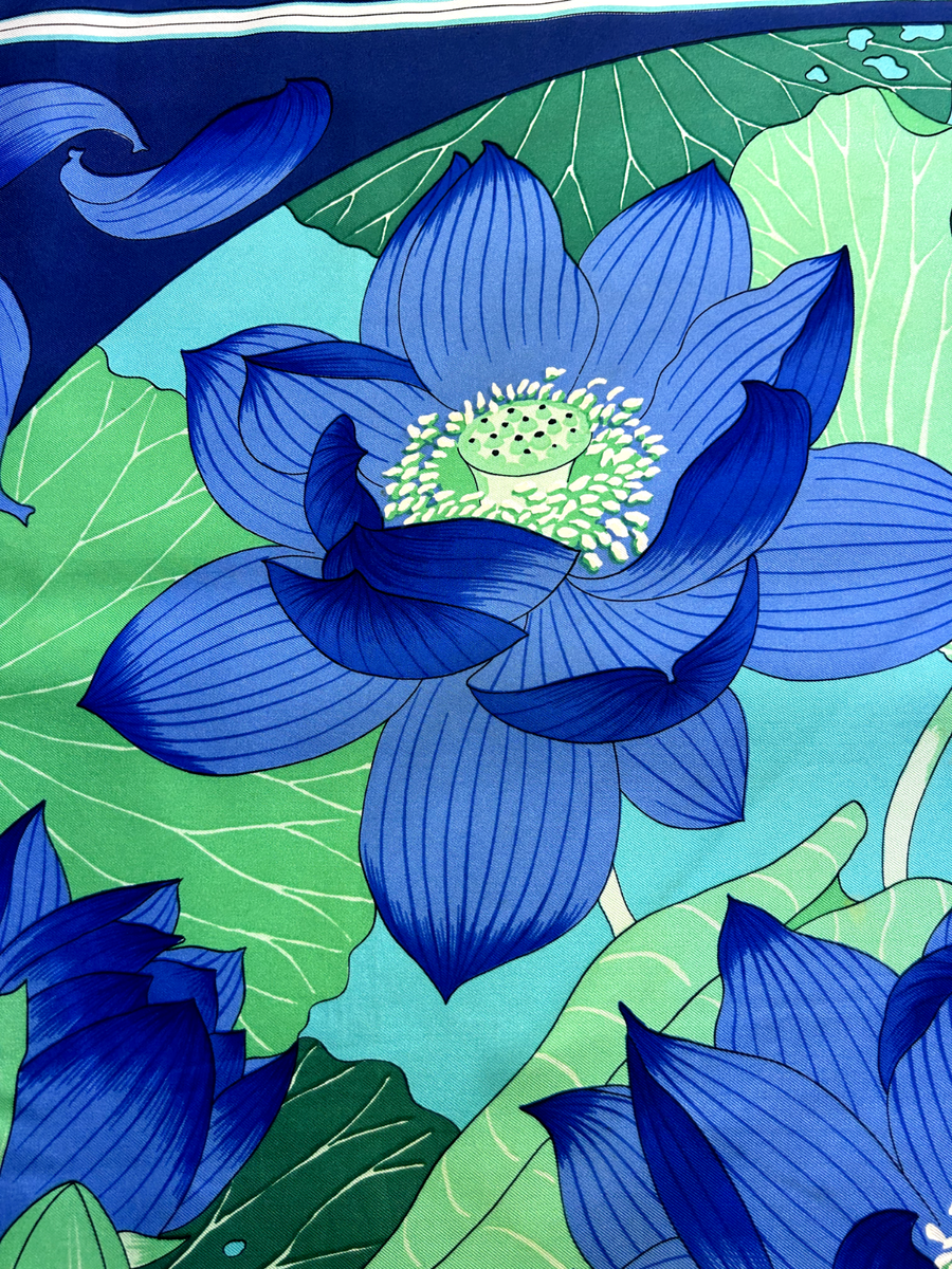 HERMÈS ヴィンテージ・スカーフ　FLEURS DE LOTUS Authentic vintage Hermès scarf 