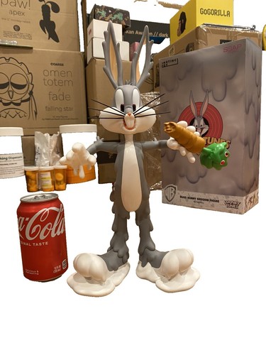INSTINCTOY x Soap Studio Bugs Bunny Erosion Figure Glitter Black