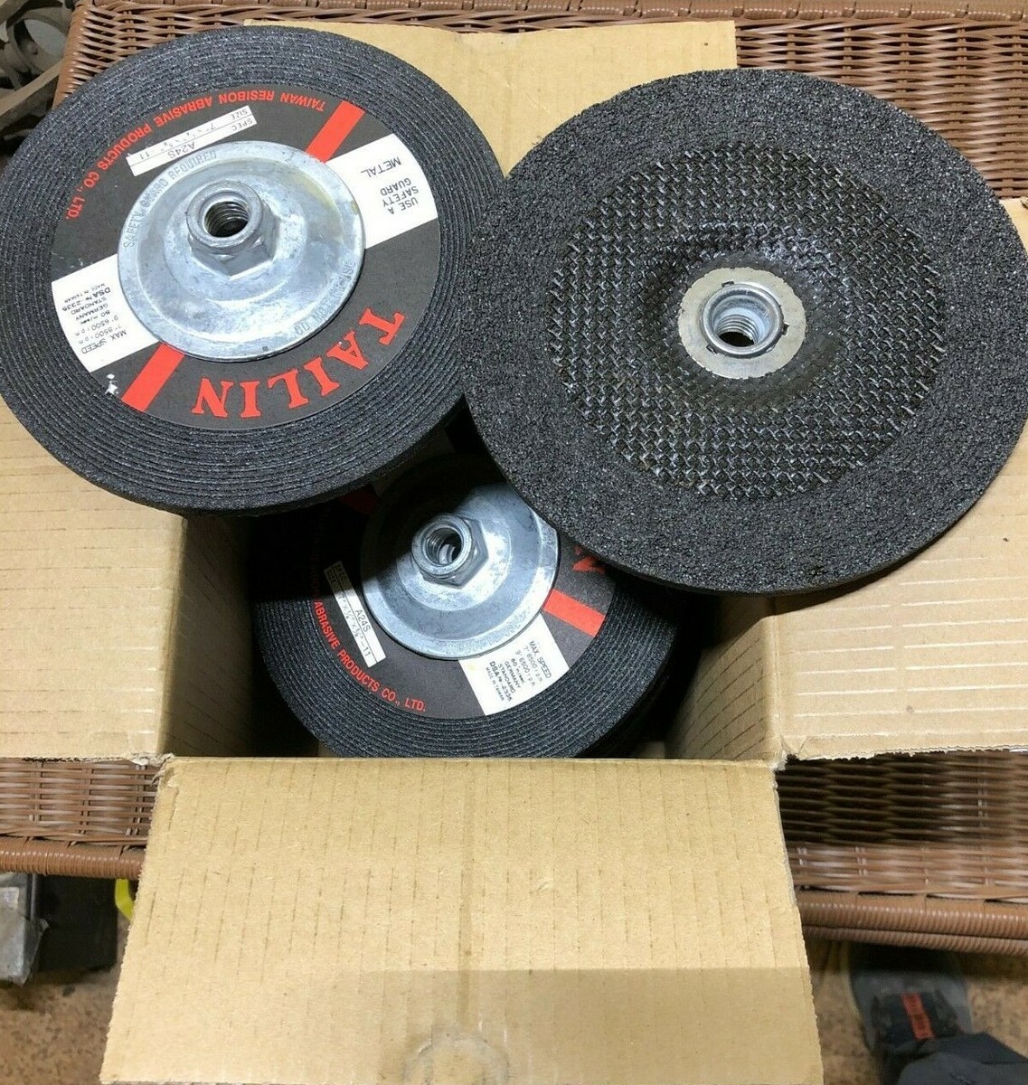 Box of 10) Tailin Metal Grinding Wheel, A24S, 7