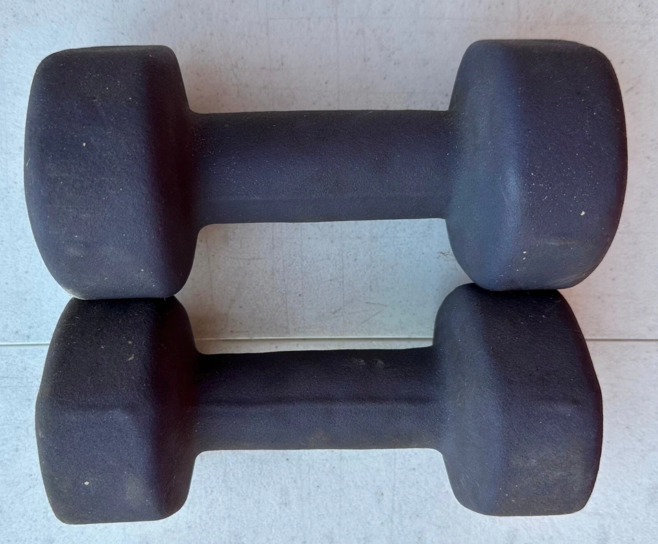 Par de mancuernas recubiertas de goma Weider de 12 lb, 24 lb en total Foto 4 de 4