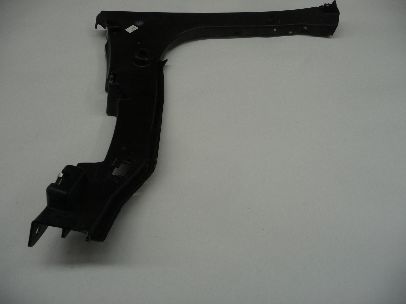 2020-2022 Bentley GT GTC Rear Bumper Right Outer Guide Bracket 3SD807024C OEM
