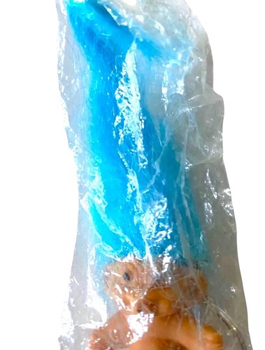 Llavero vintage Lucky Treasure Troll con pelo azul 2" llavero llavero nuevo en paquete - Imagen 3 de 12