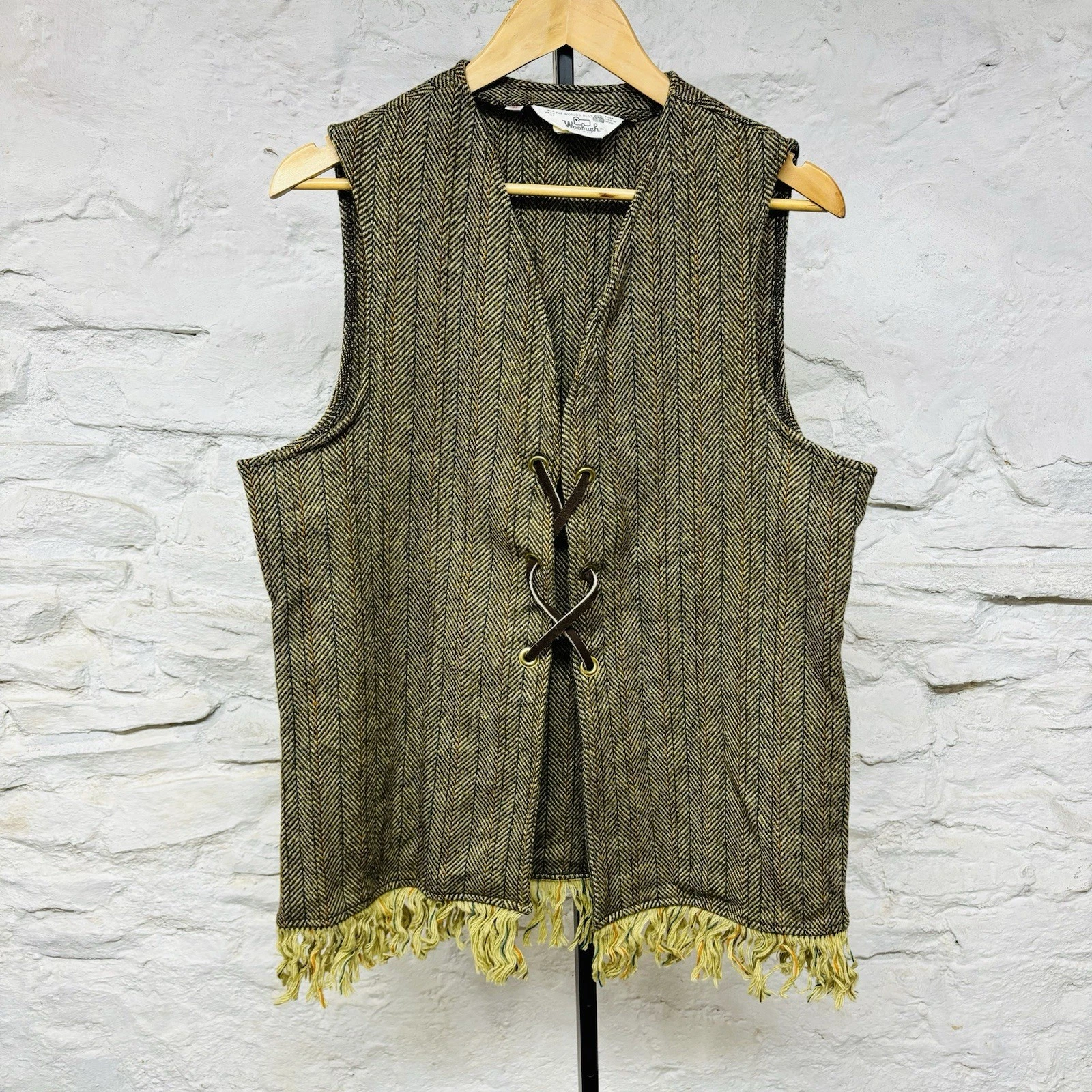 Woolrich Brown Wool Herringbone Flannel Vest Fringe Boho Vest Hippie Vintage 70s
Opens in a new wind