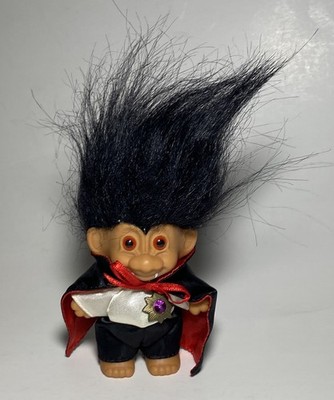 Vintage Russ Berrie Troll Dracula Vampire 3'' Doll Red eyes Cape Black Hair 18016