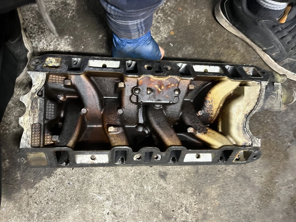 Colector de admisión superior + inferior 87-95 5,0 EFI - Ford F-150 F-250 302 systemax Foto 4 de 4