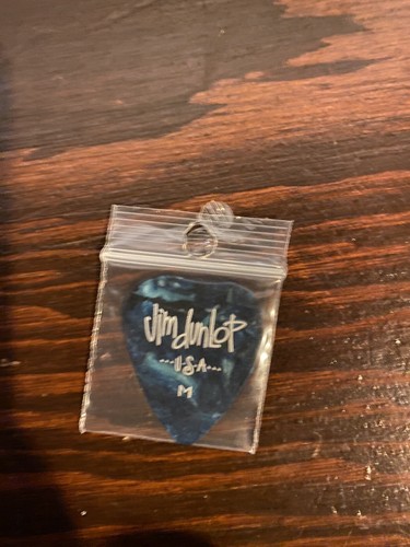 Dire Straits guitar pick - Picture 2 of 2