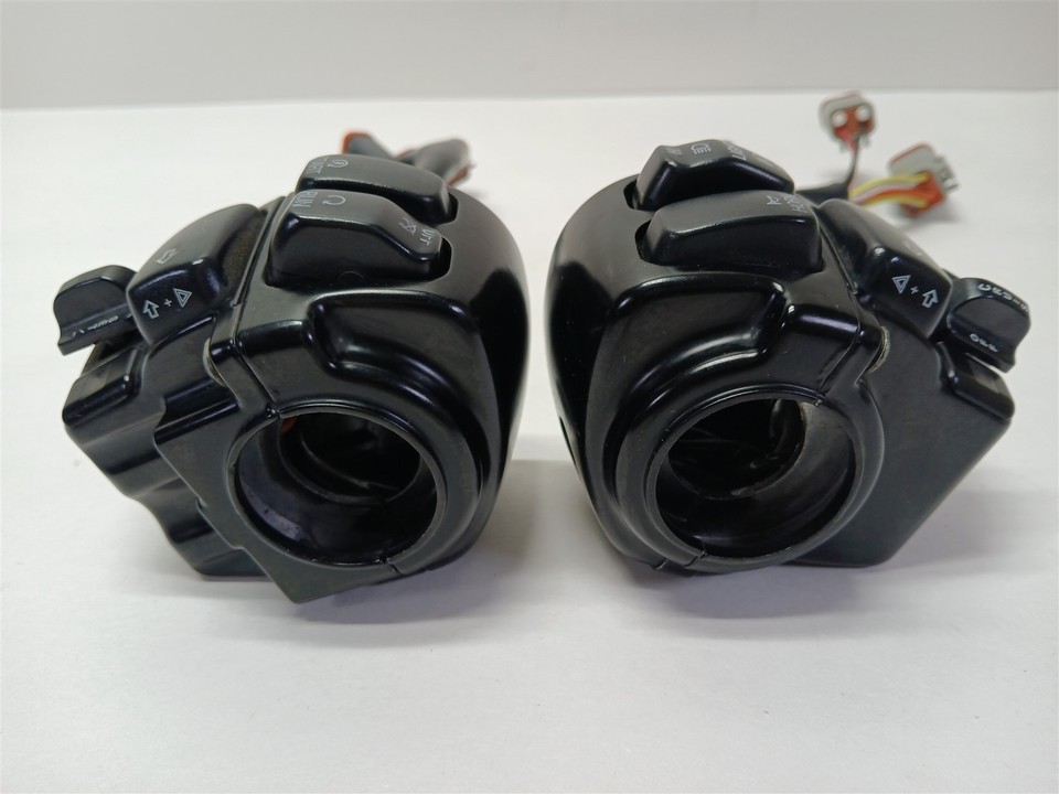 HarleyDavidson 2003 Road King Hand Control Switches w/ Audio & Cruise