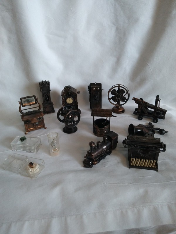 Durham 1976 Dollhouse Miniatures 9 Durham 5 Are Unbranded