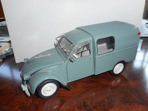 citroen 2cv solido 1/18