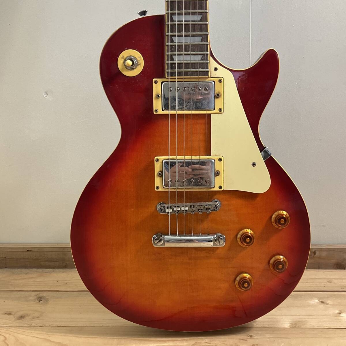 Electric Guitar Epiphone Les Paul Model Cherry Sunburst Made in