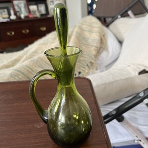 VTG OLIVE GREEN BLOWN ART GLASS CRUET & STOPPER Pontil 7” Tall
