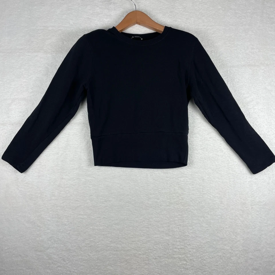 Sudadera recortada Zara M cuello redondo manga larga ocio deportivo hombreras Foto 2 de 4