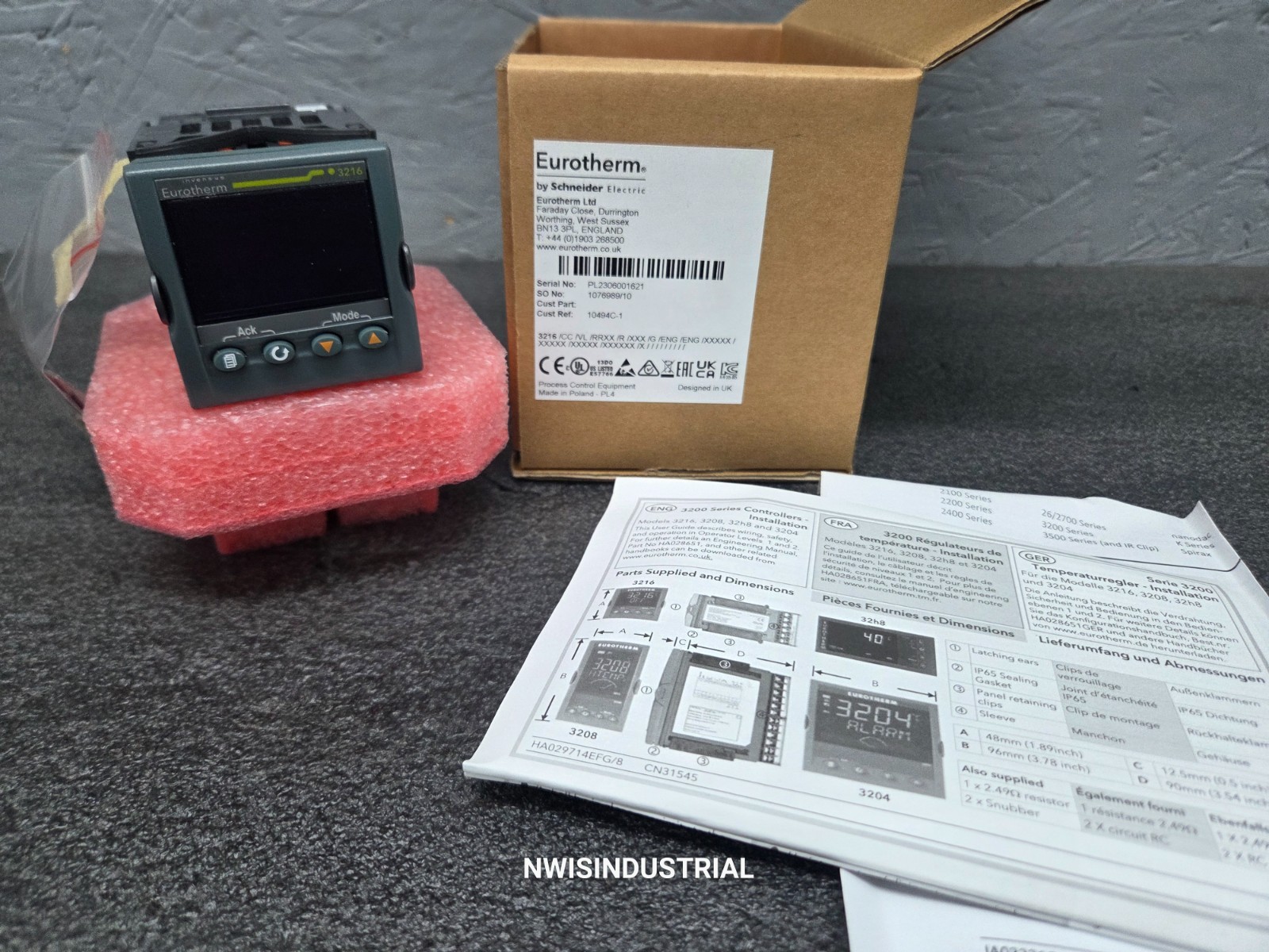 Eurotherm 3216 24VTemperature Process Controller 3216/CC/VL/RRXX/R/XXX/G/ENG/ENG
