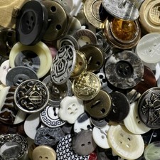 HUGE LOT! 250 pc MIXED LOT of OLD-VINTAGE & NEW Buttons ALL TYPES & SIZES