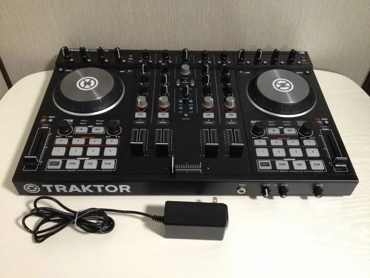 Native Instruments TRAKTOR KONTROL S4 MK2 PC DJ Mixer System Sound Equioment