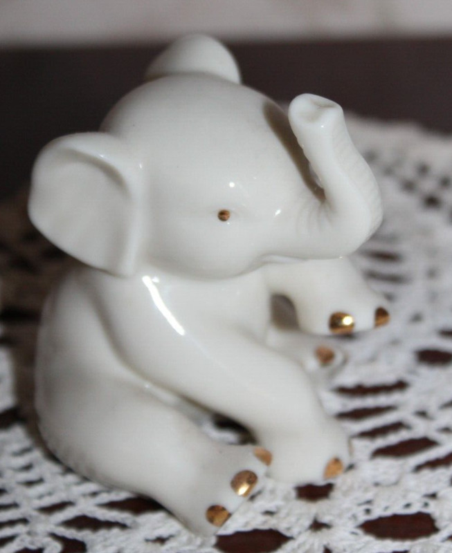 Lenox Porcelain Sitting Baby Elephant Figurine Gold Trim 3" Trunk Up