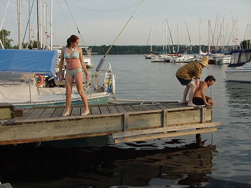 MARINA MONSTER - 72 MIN. Hungry teenage SHARK Campy B-movie FEATURE FILM - Picture 5 of 7