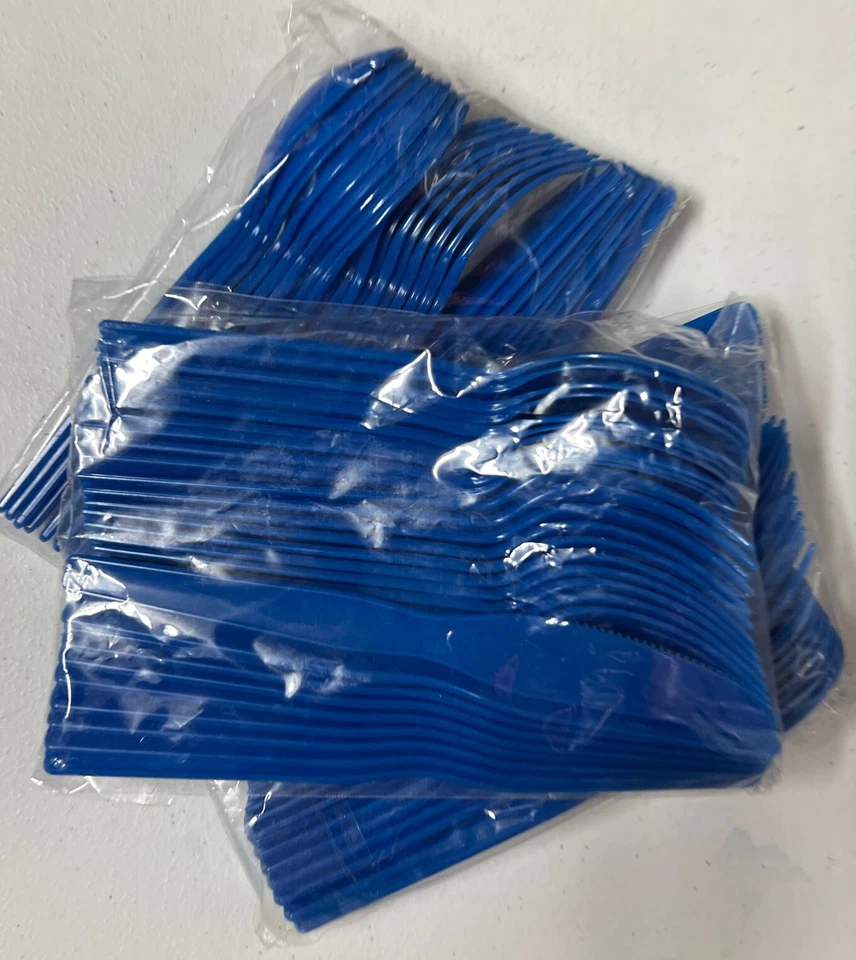 Platos de almuerzo Marvel Epic Avengers suministros de fiesta de cumpleaños 8 por paquete. Foto 3 de 3