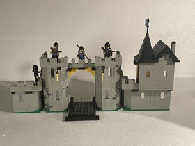 Lego 6074 Black Falcon's Fortress and Lego 6030 Black Falcon's Catapult