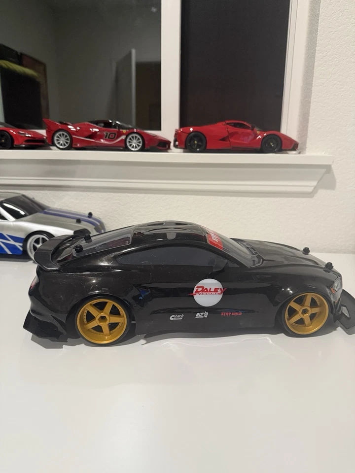 Jada toys black widebody 2018 mustang gt rc drift car NO CONTROLLER - Image 4 of 4