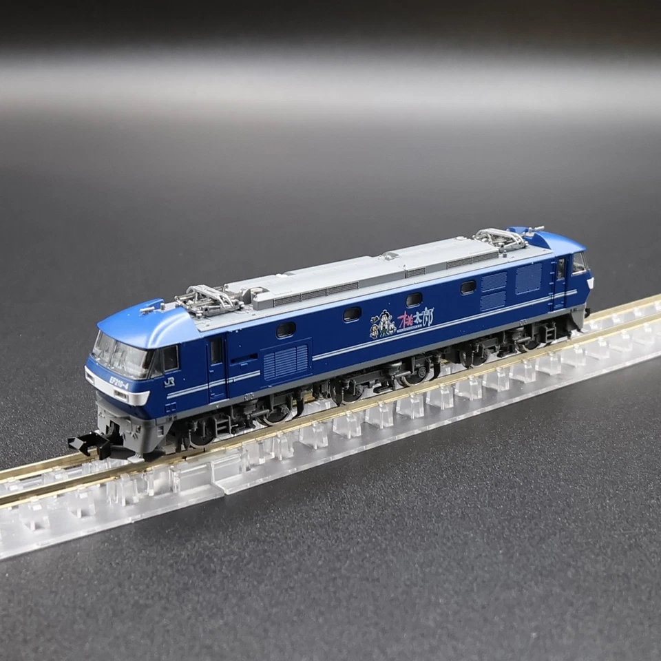 Tomix 7196 - J.R. Type EF210-0 Electric Locomotive (Momotaro Wrapping) - Spur N