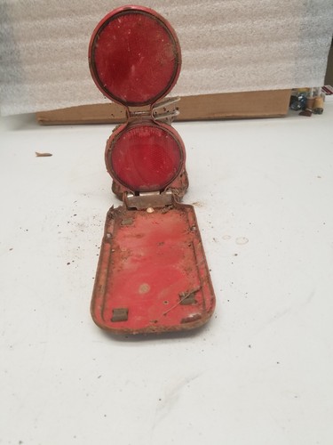Vintage Red Emergency Roadside Reflectors Set of 3 Folding Base Frame (V) - Picture 7 of 9