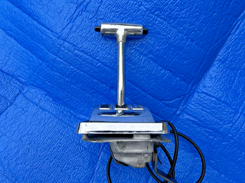 69 - 70 Mustang Automatic Shifter 71 - 73 Reconditioned Mach 1 - Picture 4 of 11