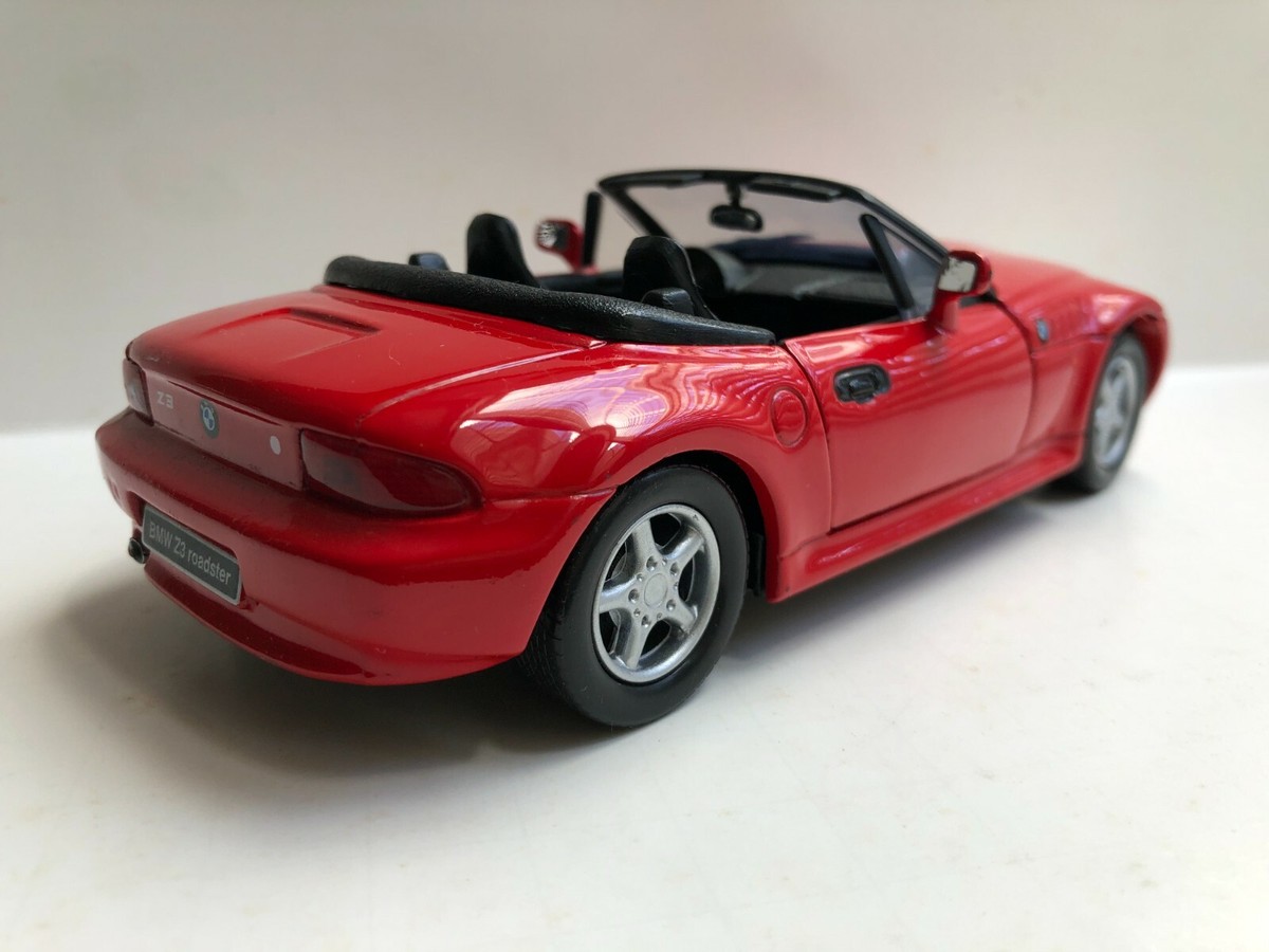 ONE OF MOTORMAX BMW Z3 ROADSTER 1:24 DIECAST MODLE CAR NEW