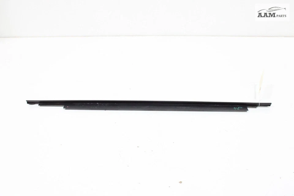 2015-20 AUDI A3 QUATTRO 8V REAR RIGHT DOOR WINDOW WEATHERSTRIP SEAL MOLDING OEM - Image 2 of 4