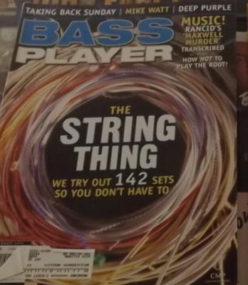 BASS PLAYER MAGAZINE DEC 2004 THE STRING THING MIKE WATT