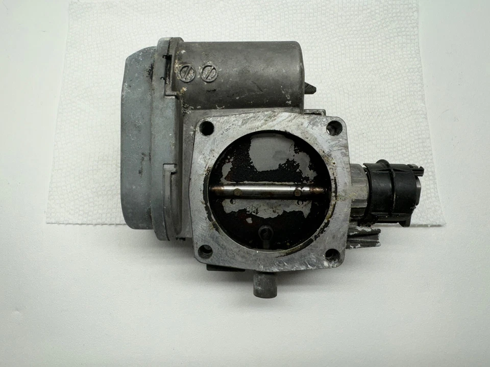 Carrocería de acelerador OE barata para Mercedes-Benz E320 CLK320 ML320 1998-2000 A1121410025 Foto 3 de 4