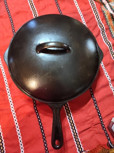 Antique No. 9  Wagner Ware Cast Iron Chicken Fryer Unmarked Heat Ring  Restored