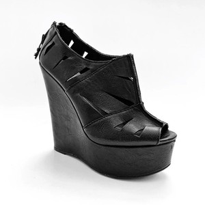 qupid black wedges