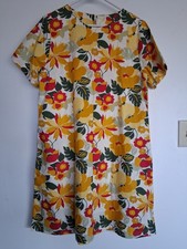 Size L yellow floral print shift dress. Excellent condition
