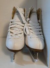 DBX Girls Youth White Pair Of Figure Ice Skates Size 2