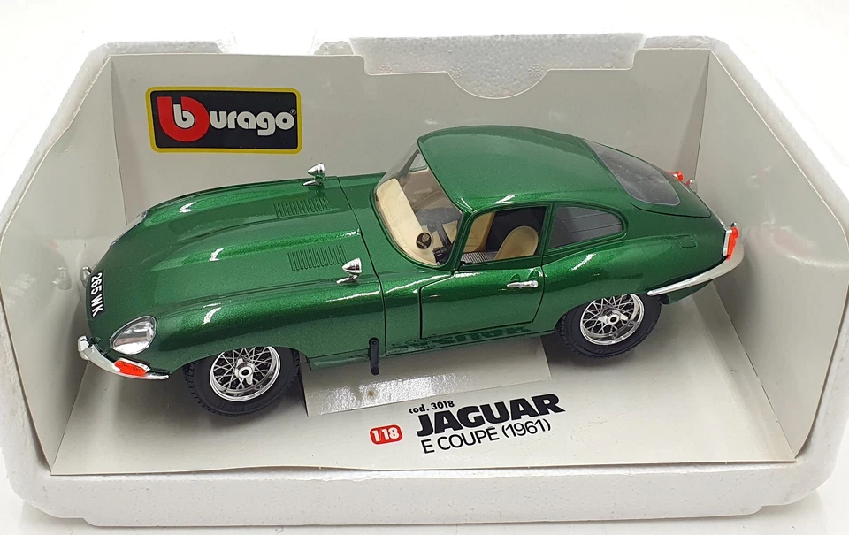 Burago 1/18 Scale Diecast 3018 - Jaguar E Type Coupe 1961 - Bright Green - Image 4 of 4