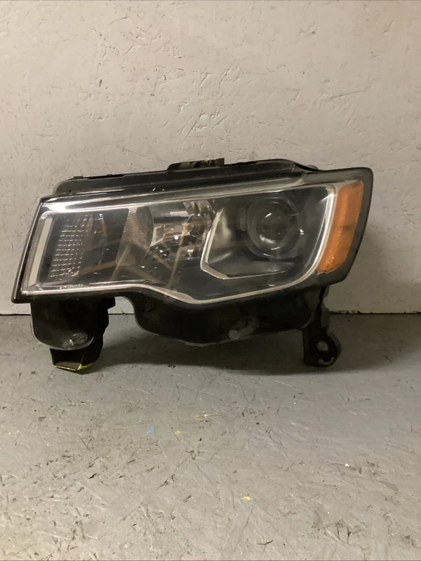 2017-2022 JEEP GRAND CHEROKEE LEFT LH DRIVER SIDE HEADLIGHT HALOGEN OEM CHROME