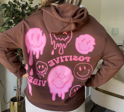 [GRAVER]★ELBOW HEART SMILE BEADS SWEATSHIRT Milky sweatshirt with handmade heart embroidery – FROLOV