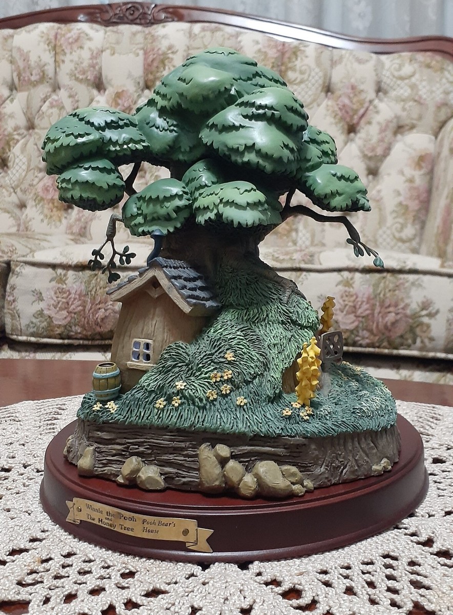 Disney~WDCC~WINNIE THE POOH AND THE HONEY TREE~POOH BEAR'S HOUSE
