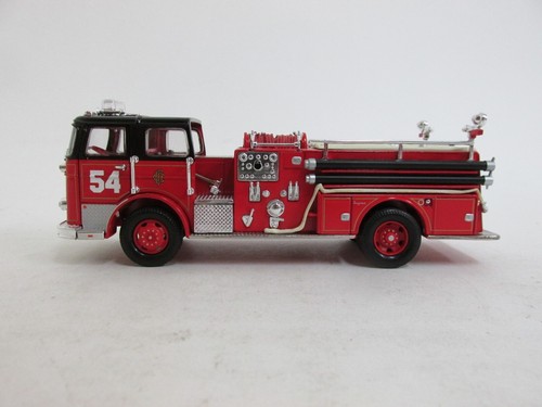 Corgi US50803 Chicago Fire Department Series Seagrave J Engine 1:50 scale. Boxed - Picture 10 of 16