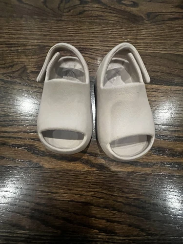Adidas Yeezy Slide Bone FZ5899 bambino taglia 7K BABY INFANT SLIDES Kanye NUOVE