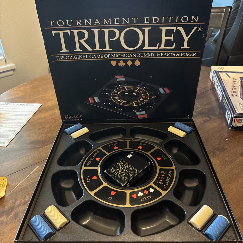 Vintage Tripoley Tournament Edition Rotating Tray Complete w/ Cards & Chips 1989