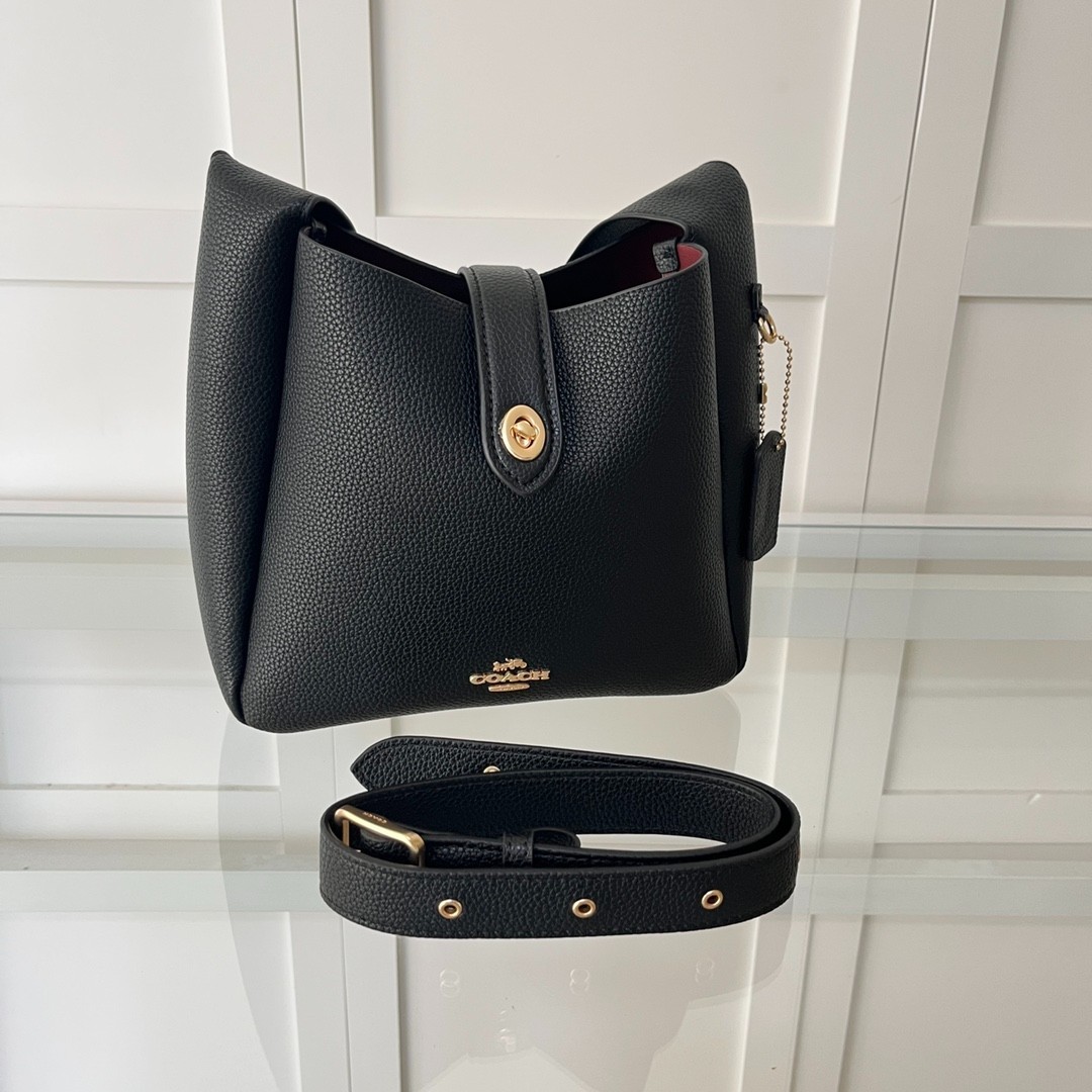 NWT CW002 Hadley Convertible Crossbody Bag Double Face Leather Black
