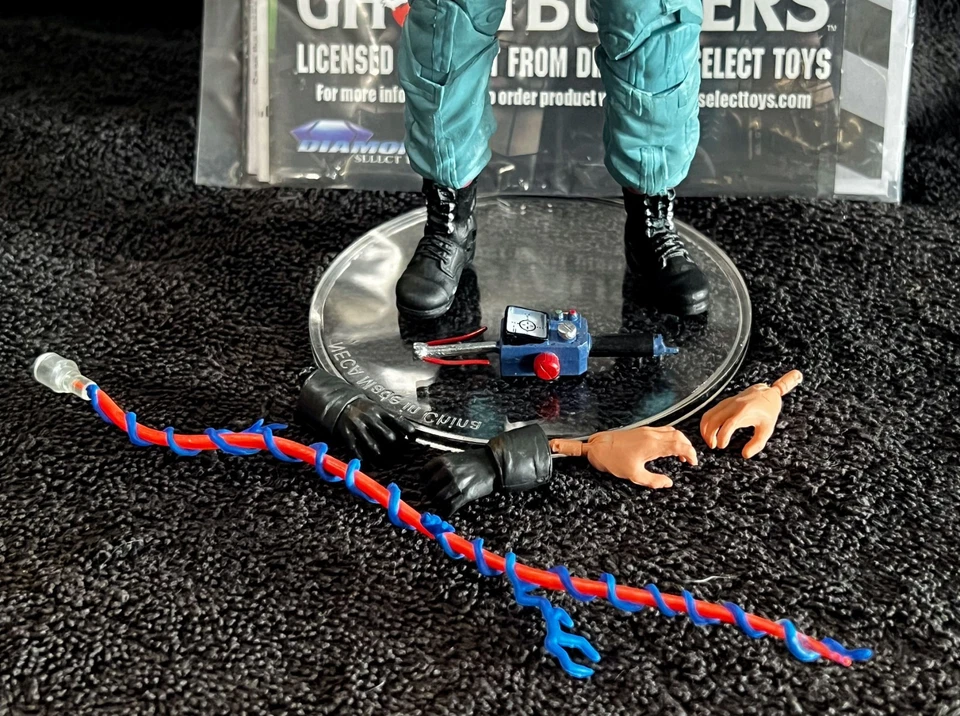 EGON SPENGLER • DIAMOND SELECT REAL GHOSTBUSTERS SERIES - image 4 of 4